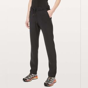 Lululemon On The Fly Pant *28" Black Full On Luxtreme